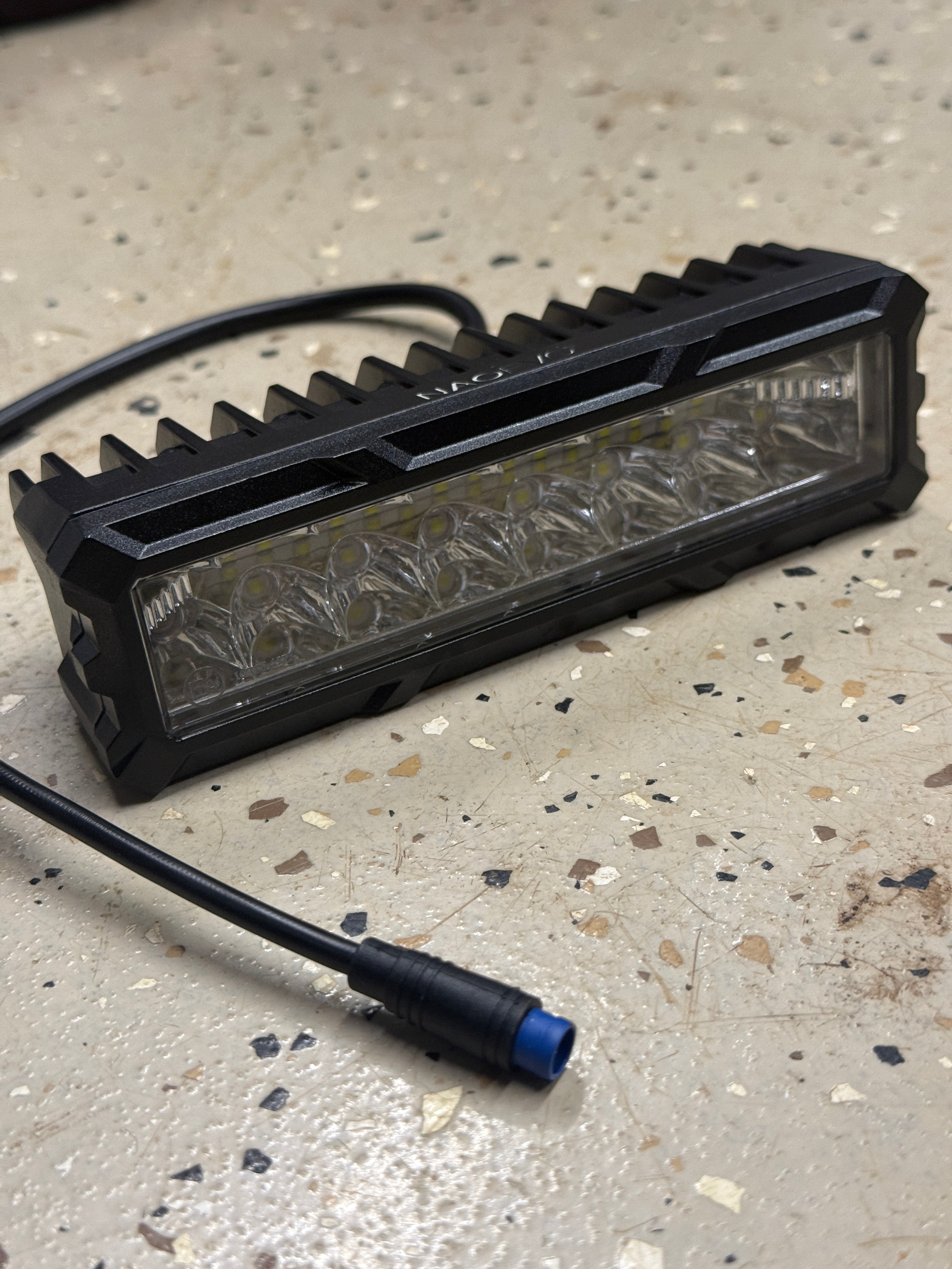 (Mantis/X) Extreme Bar Headlight